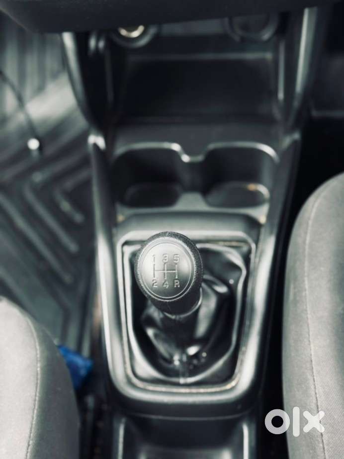 Maruti Suzuki Swift 1.2 Lxi (o), 2025, Petrol