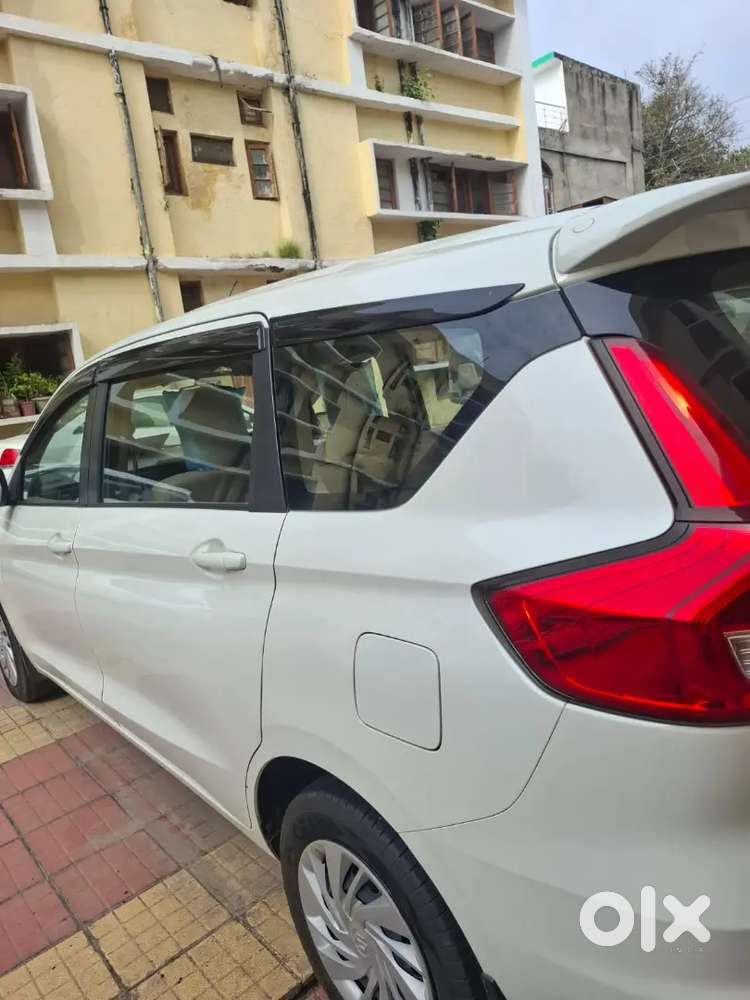Maruti Suzuki Ertiga 1.5 Vxi 2024 Brand New Conditions New Tyres