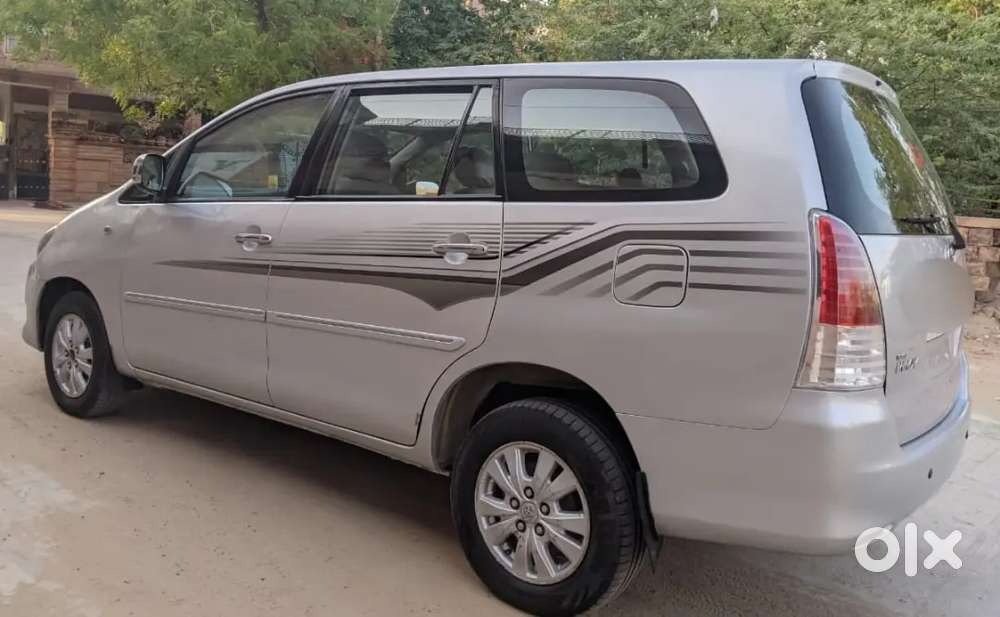 Toyota Innova 2011 Diesel Well Maintained