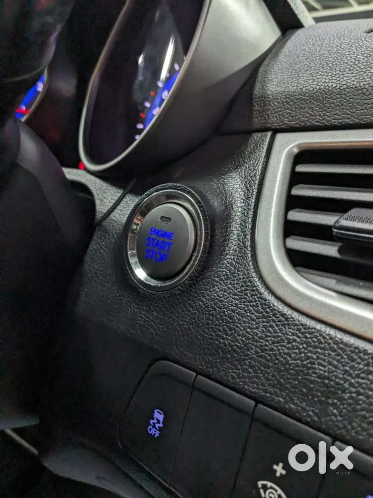 Luxury Car Avg 22 Pkm.pune Passing Mh 12 Yopend Model Cruise Cantrol