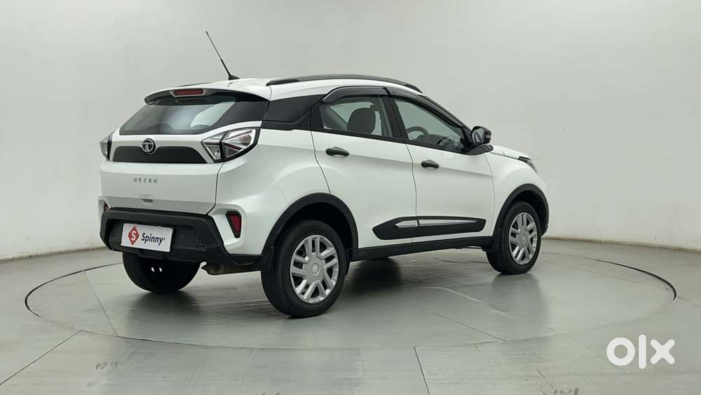 Tata Nexon 1.2 Revotron Xm (s), 2023, Petrol