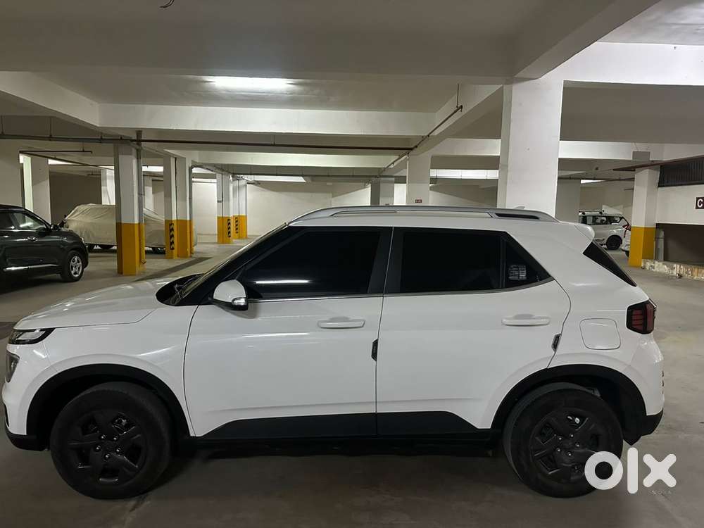 Hyundai Venue Petrol 2023