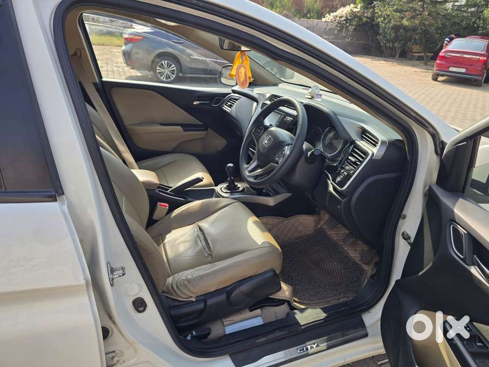 Honda City 1.5 V Cvt I-vtec Mt, 2021, Petrol