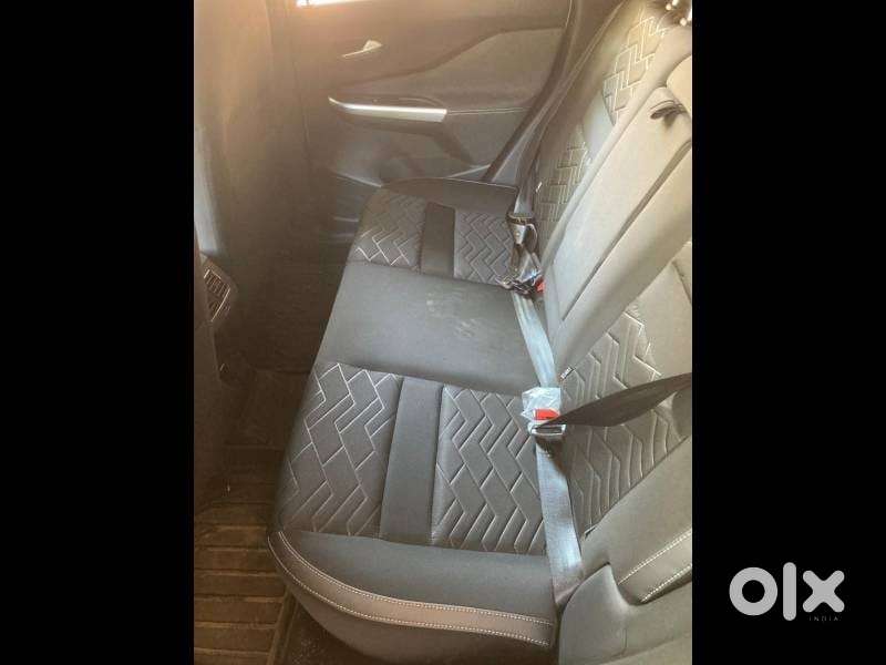 Nissan Magnite 1.0 Xv Premium, 2023, Petrol