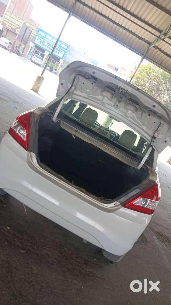 Maruti Suzuki Swift Dzire 2013 Diesel 106000 Km Driven