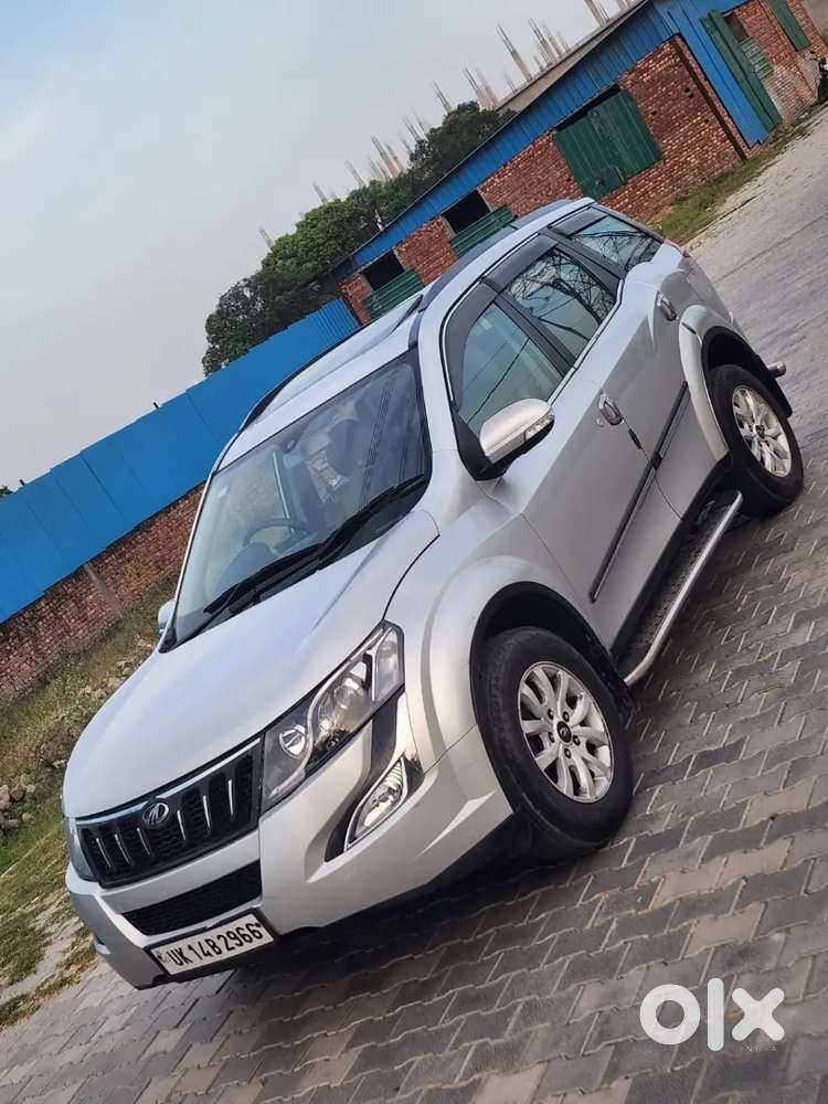 Mahindra Xuv W10 Automatic 
Sunroof 
Electronic Seats 
Ac