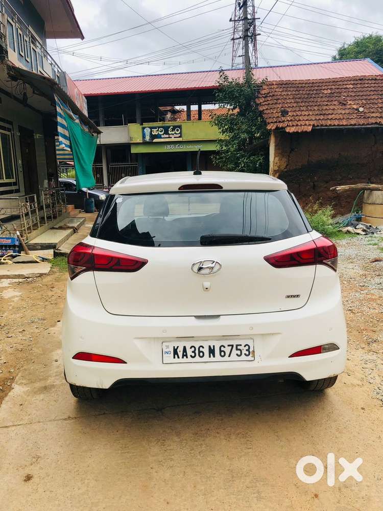 Hyundai I20 2016 Petrol 130000 Km Driven