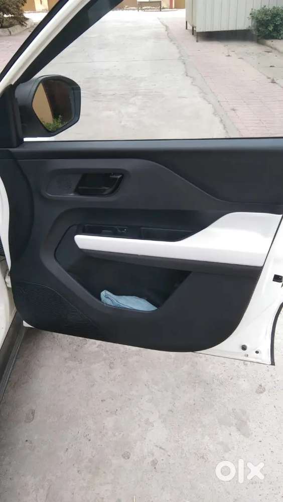 Tata Punch 1.2 Rhythm 2024 Manual