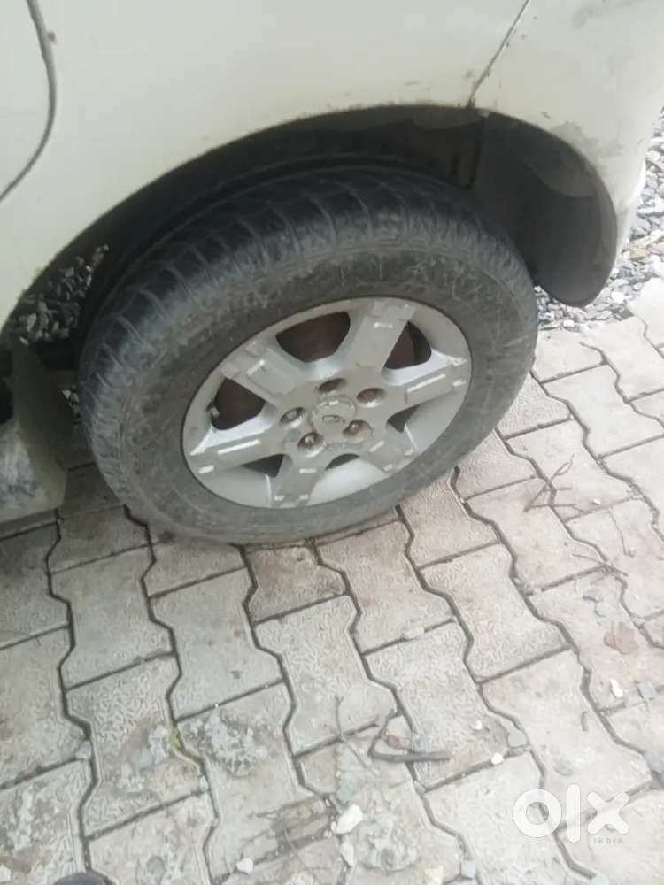 Mahindra Quanto 1.5 C8 2012