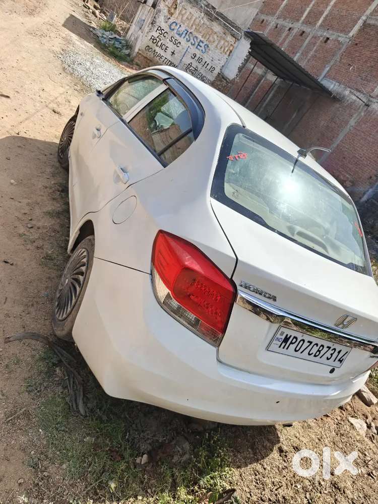 Honda Amaze 1.5 E 2013 डीज़ल मैनुअल
