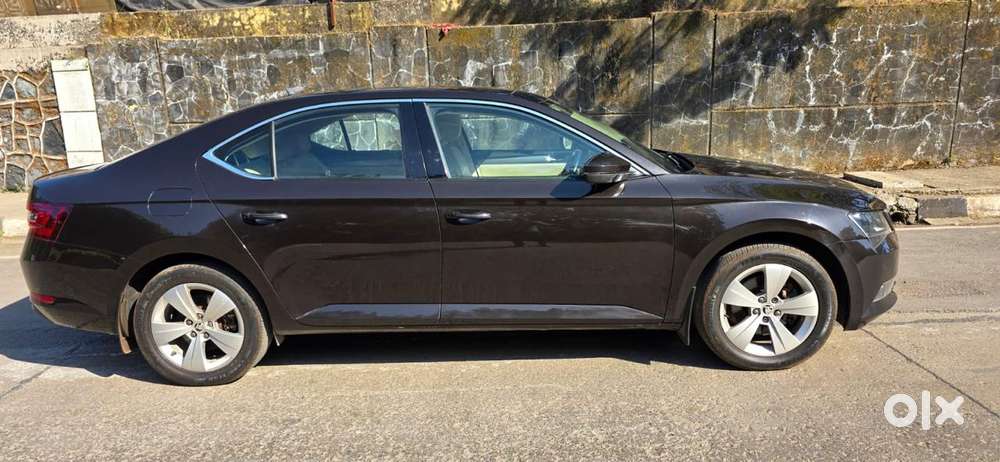 Skoda Superb Style 1.8 Tsi At, 2017, Petrol