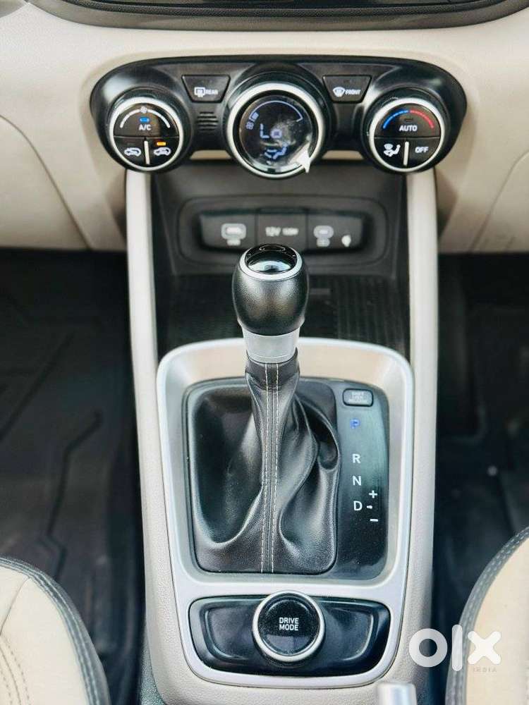 Hyundai Venue 1.0 Sx (o) Turbo Dct, 2023, Petrol