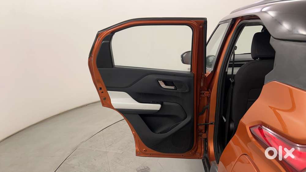 Tata Punch 1.2 Revotron Creative Dual Tone, 2021, Petrol