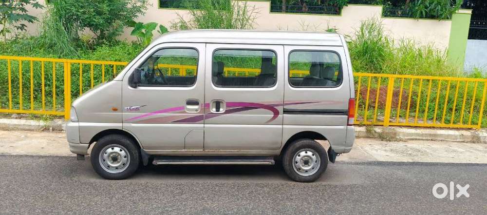 Maruti Suzuki Versa Dx 8 Seater, 2003, Petrol