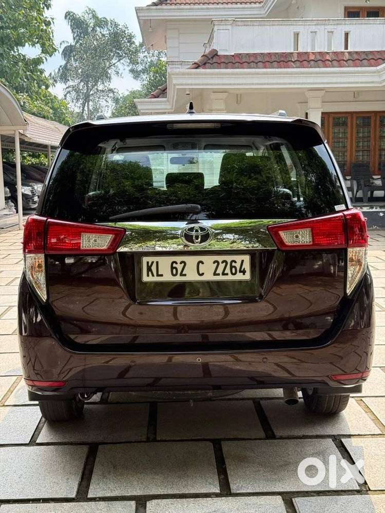 Toyota Innova Crysta 2.4 G Mt 8s, 2016, Diesel