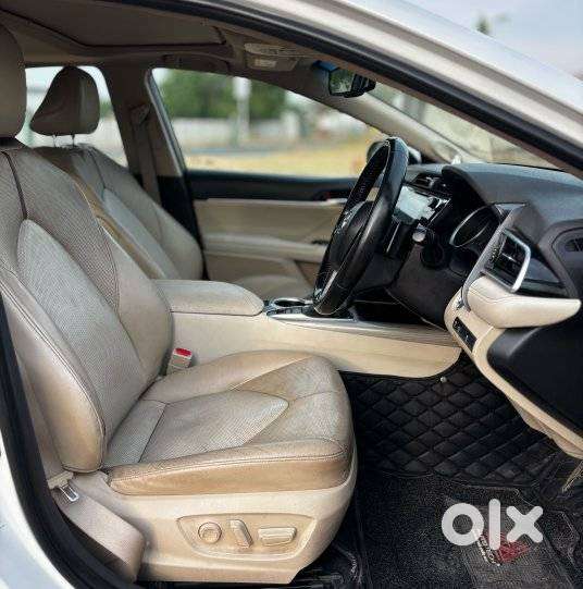 Toyota Camry Hybrid, 2019, Petrol