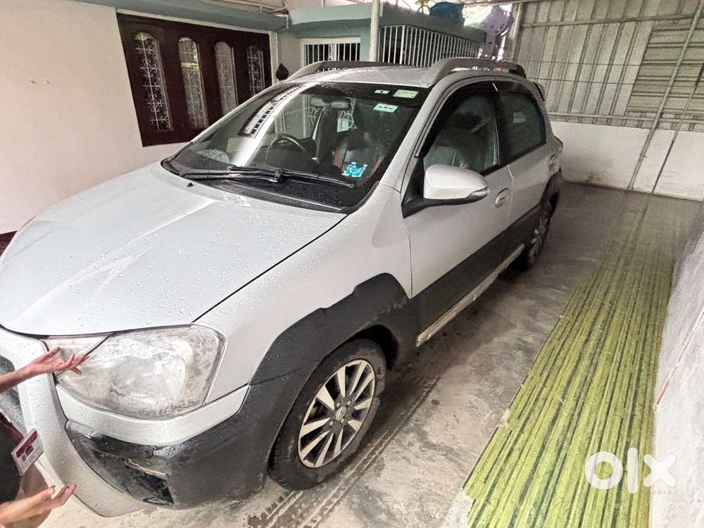 Toyota Etios Cross 2015
