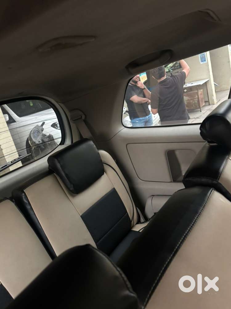 Toyota Innova 2012