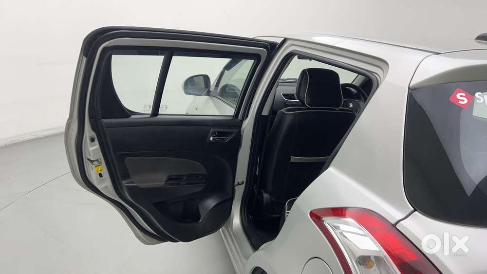 Maruti Suzuki Swift Vxi Optional, 2016, Petrol