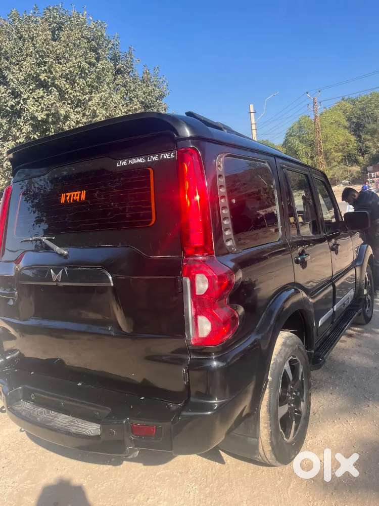 Mahindra Scorpio 2016 Diesel 98506 Km Driven