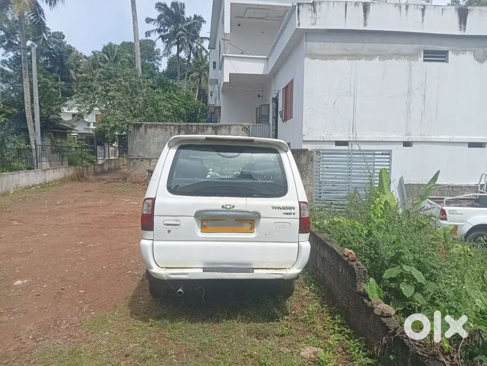 Chevrolet Tavera Neo Ls 10-seater 2013