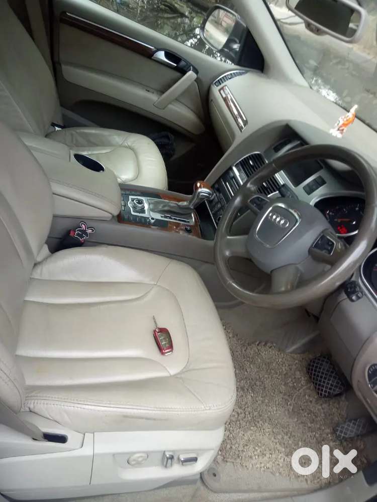 Audi Q7 Sline With Panoramic Sun Roof 2010 Model