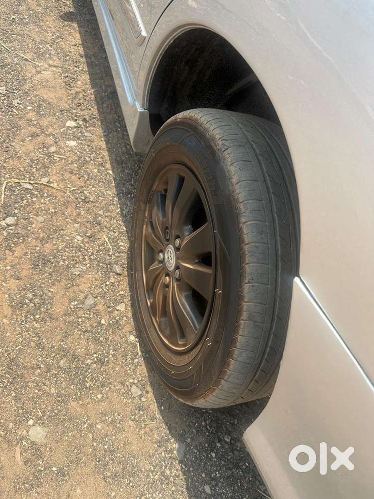 Toyota Innova 2016 Diesel 350000 Km Driven