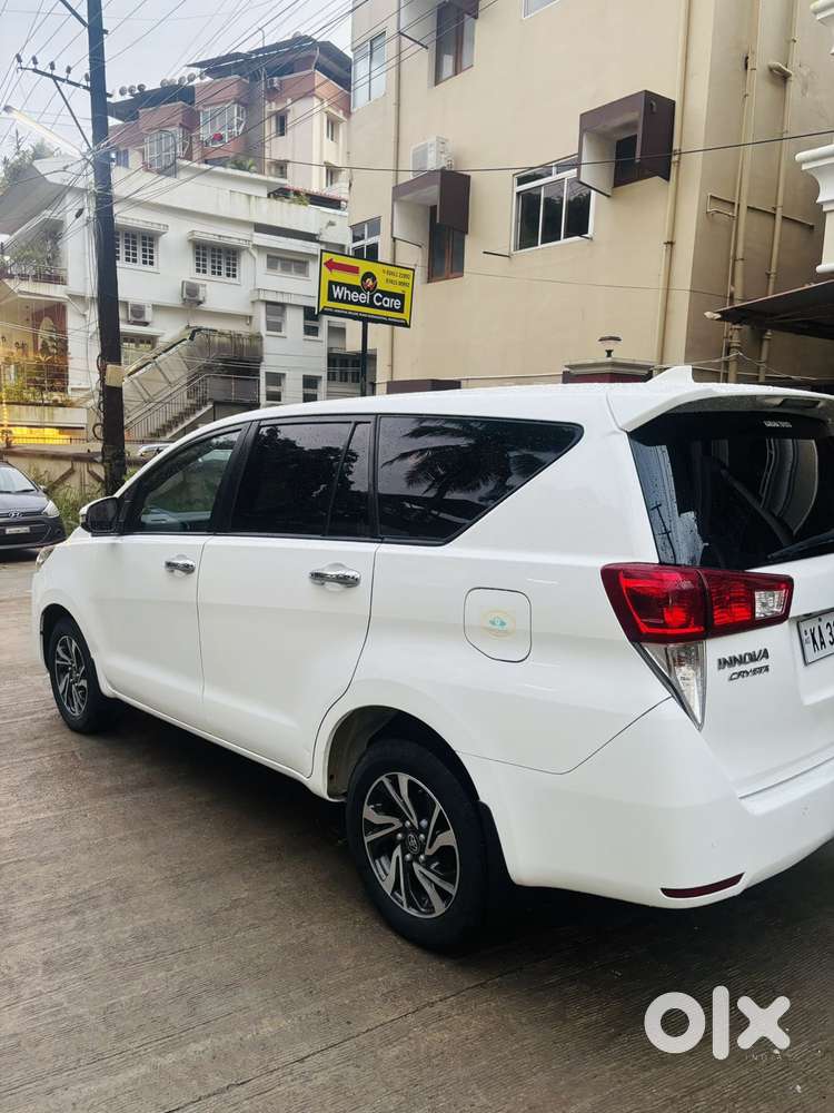 Toyota Innova Crysta 2.4 G Mt, 2022, Diesel
