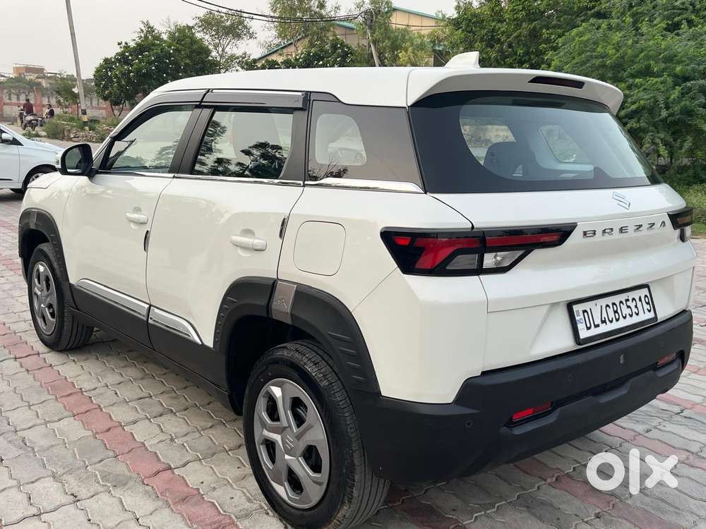Maruti Suzuki Brezza 1.5 Lxi Smart Hybrid, 2023, Petrol