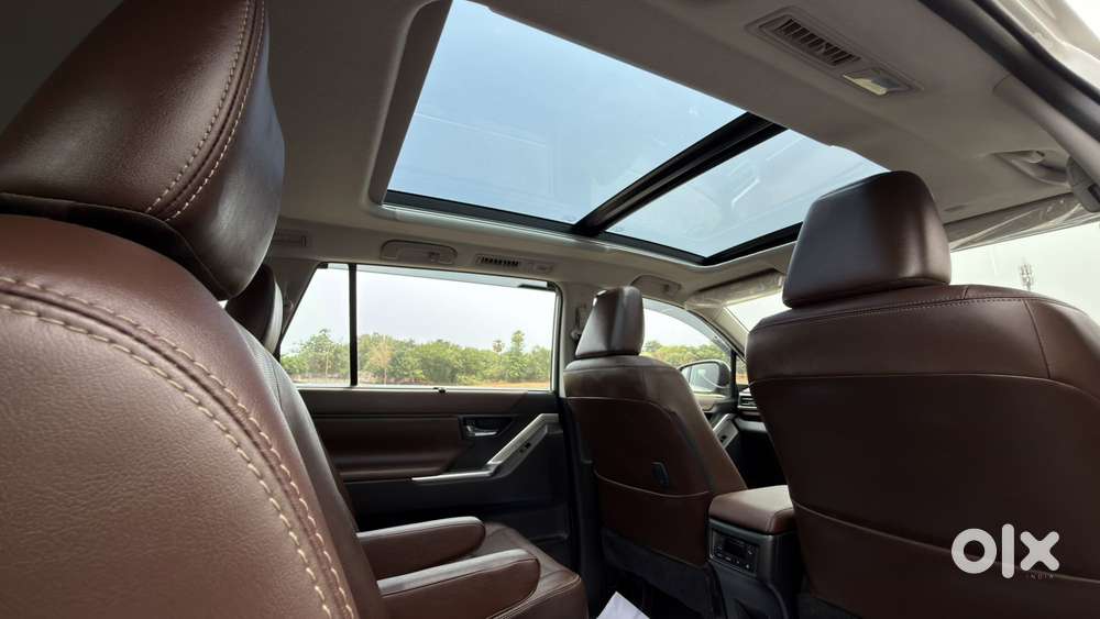 Toyota Innova Hycross 2.0 Zx (o) Hybrid 7 Str, 2025, Petrol