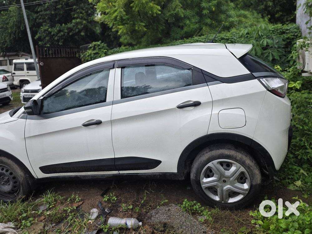 Tata Nexon 1.2 Revotron Xt, 2019, Diesel