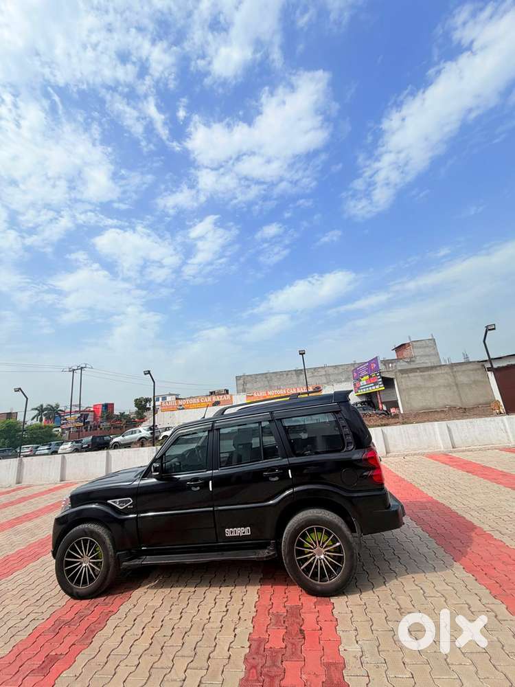 Mahindra Scorpio Classic Diesel 2022