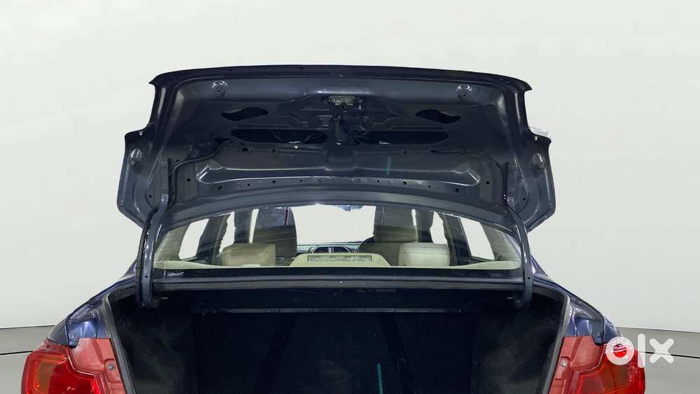 Maruti Suzuki Swift Dzire Zxi + Mt, 2017, Petrol