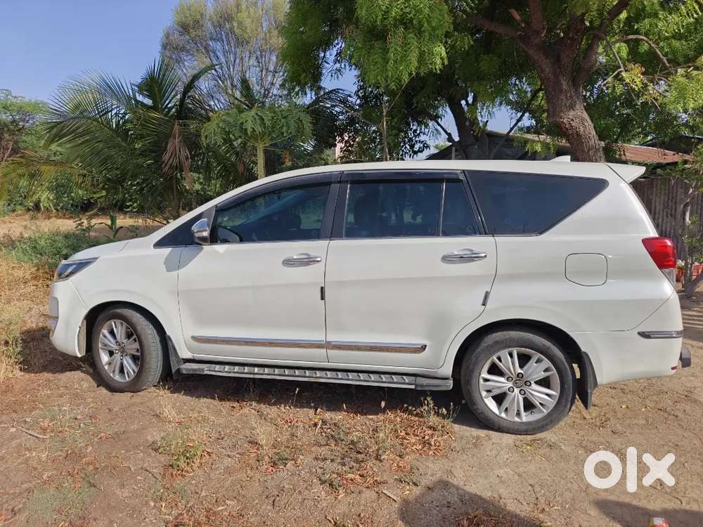 Toyota Innova Crysta 2.4 Z 2016