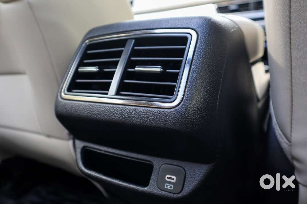 Mahindra Xuv700 2.0 Ax 7 Petrol At Luxury Pack Str, 2024, Petrol