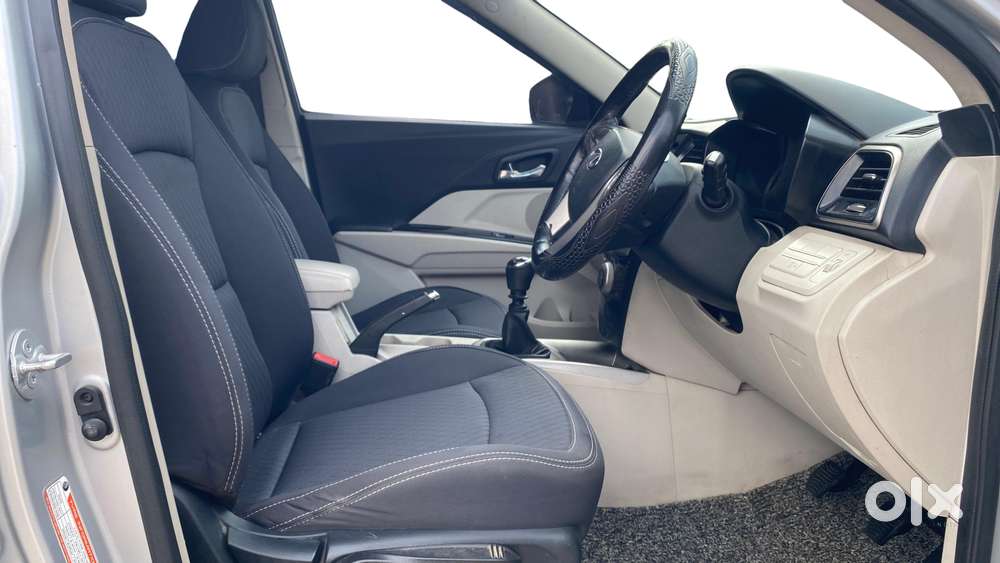 Mahindra Xuv300 W8 Option, 2019, Petrol
