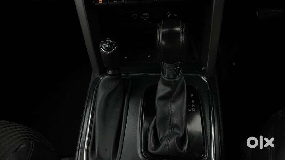 Mahindra Thar Lx 4-str Convertible At, 2022, Petrol