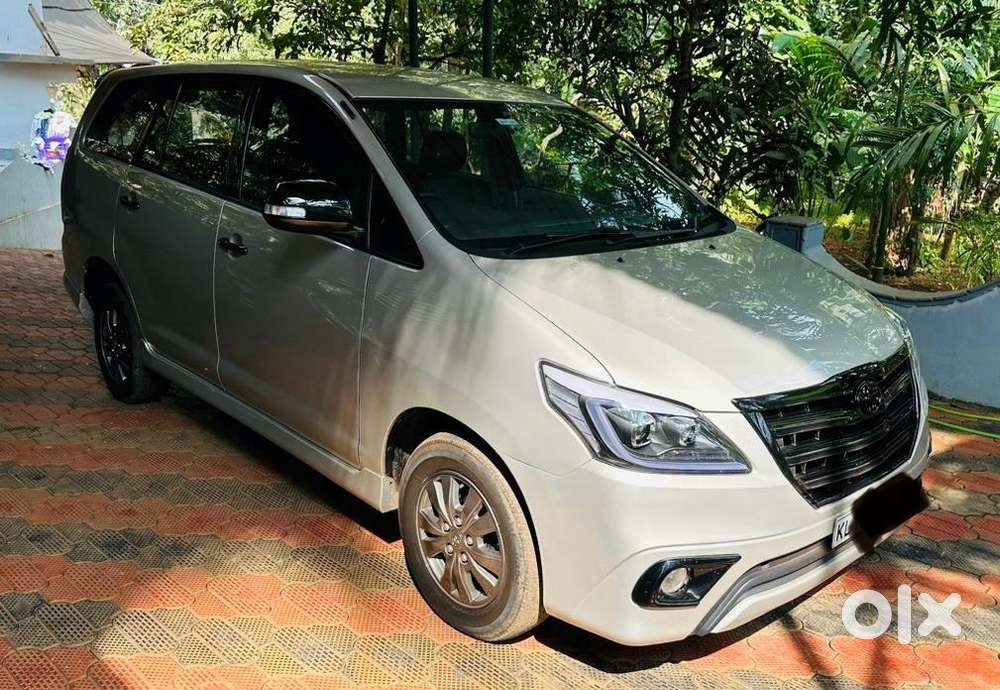 Toyota Innova 2010 Diesel Well Maintained