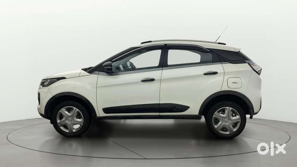 Tata Nexon 1.5 Revotorq Xma Amt, 2021, Petrol