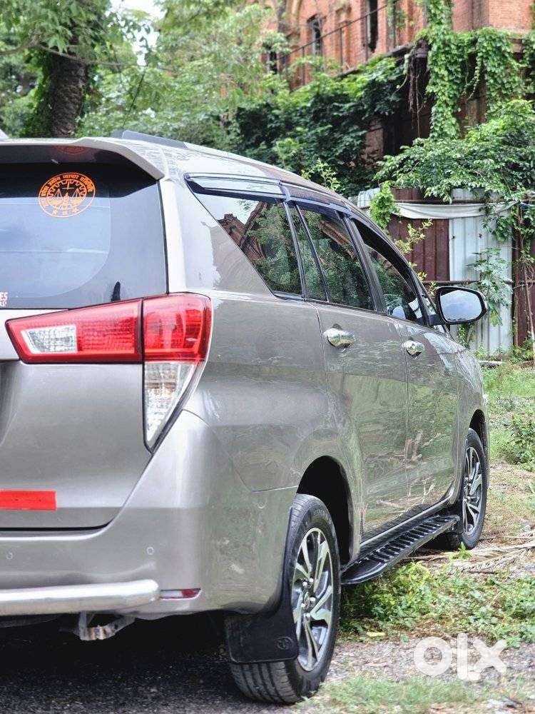 Toyota Innova Crysta 2.4 G Mt 8s, 2022, Diesel