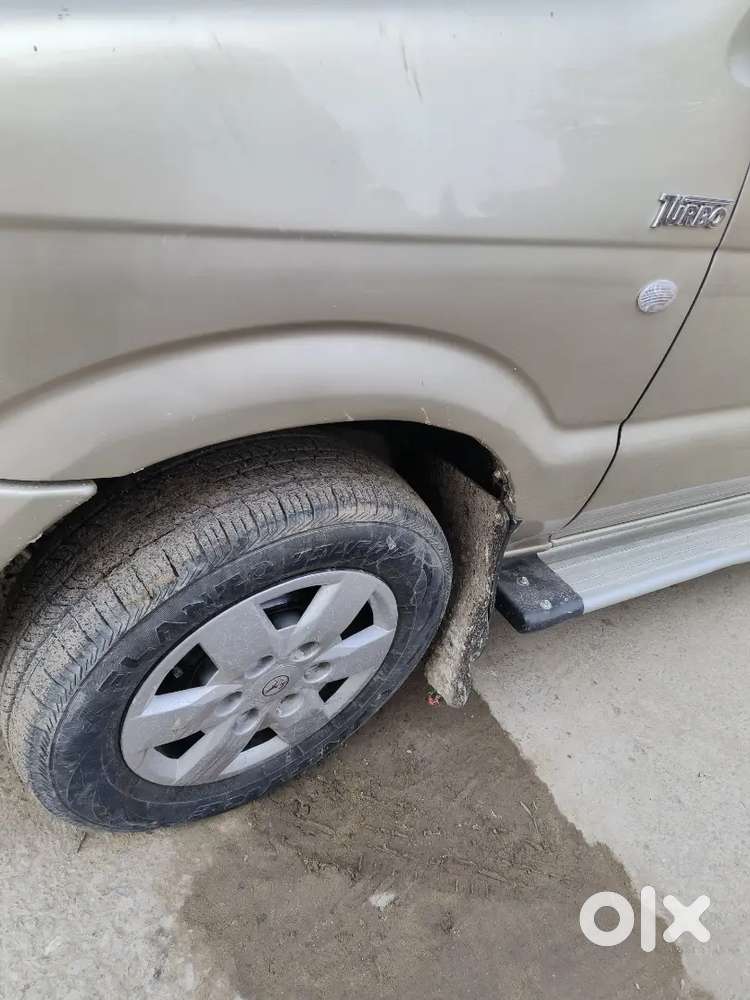 Tavera Top Model 7 Seater