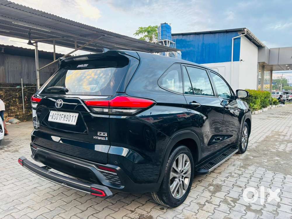 Toyota Innova Hycross 2.0 Zx (o) Hybrid 7 Str, 2023, Petrol