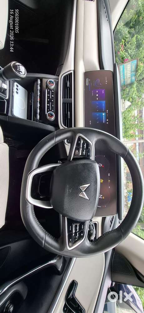 Mahindra Xuv700 2.2 Ax 7 Diesel At Luxury Pack Str Awd, 2023, Diesel