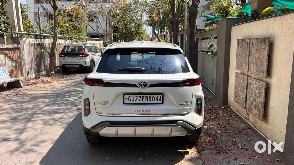 Toyota Urban Cruiser Hyryder (1.5 Neo-drive G At)