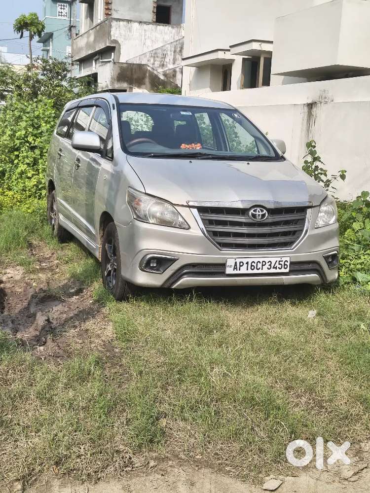 Toyota Innova 2014