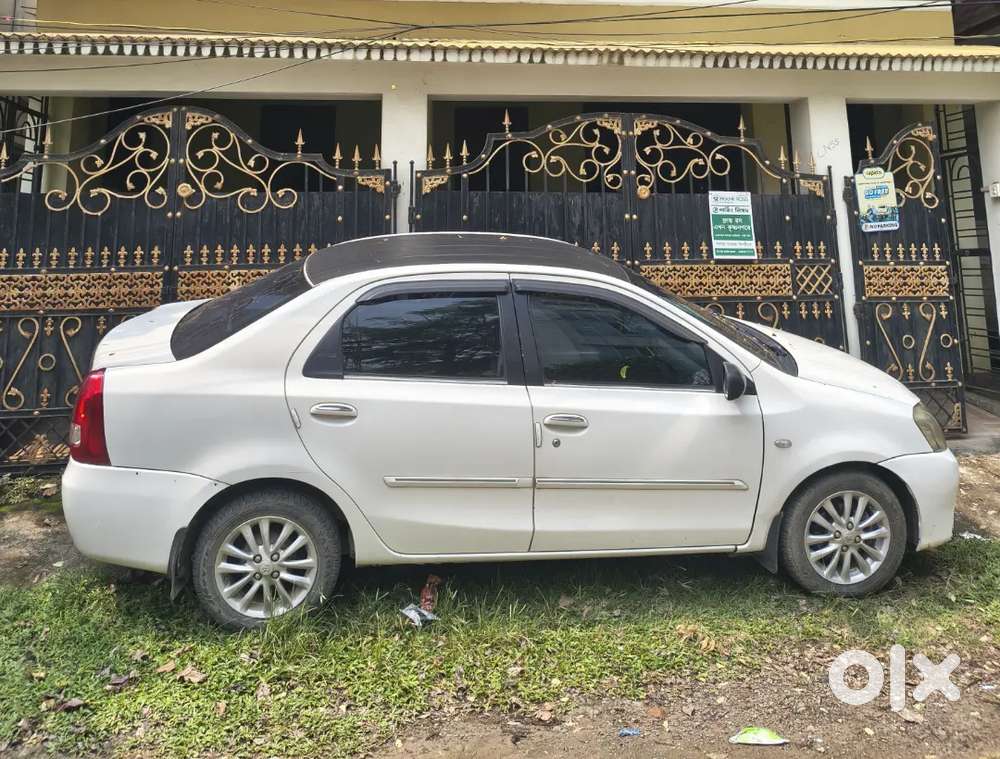 Toyota Etios [2011] Petrol