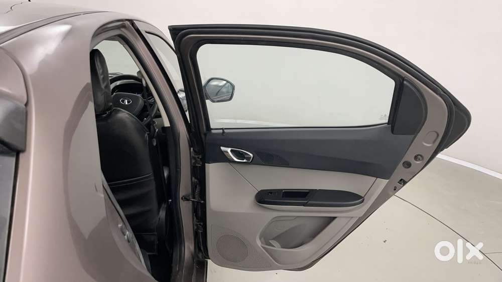 Tata Tiago Xza, 2018, Petrol