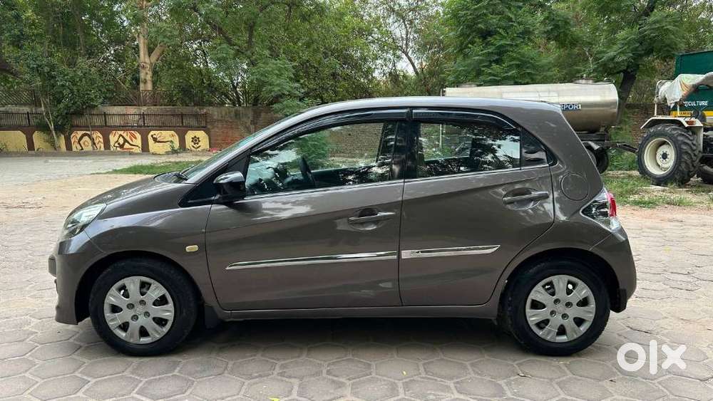 Honda Brio V Mt, 2012, Petrol