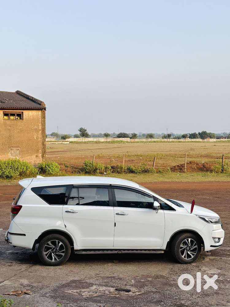 Toyota Innova Crysta [2020-ongoing] 2.4 Vx 8 Str, 2023, Diesel