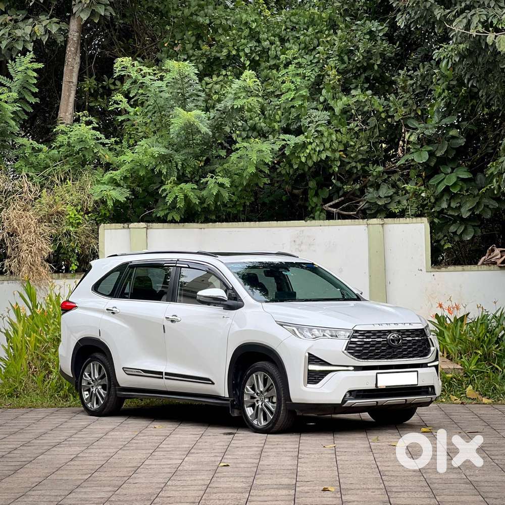 Toyota Innova Hycross 2.0 Zx (o) Hybrid 7 Str, 2025, Petrol